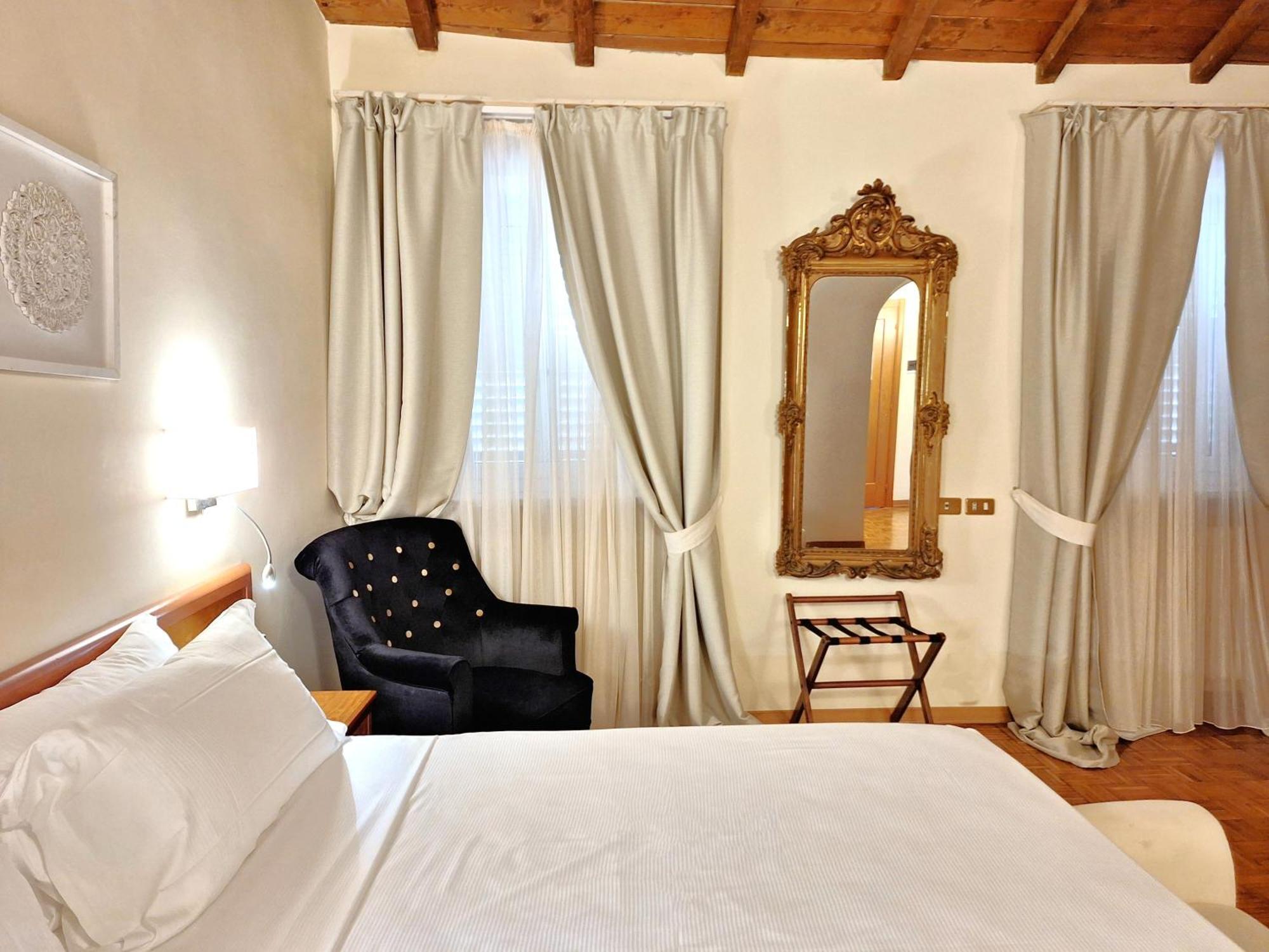 Hotel Lauri Macerata Exterior foto