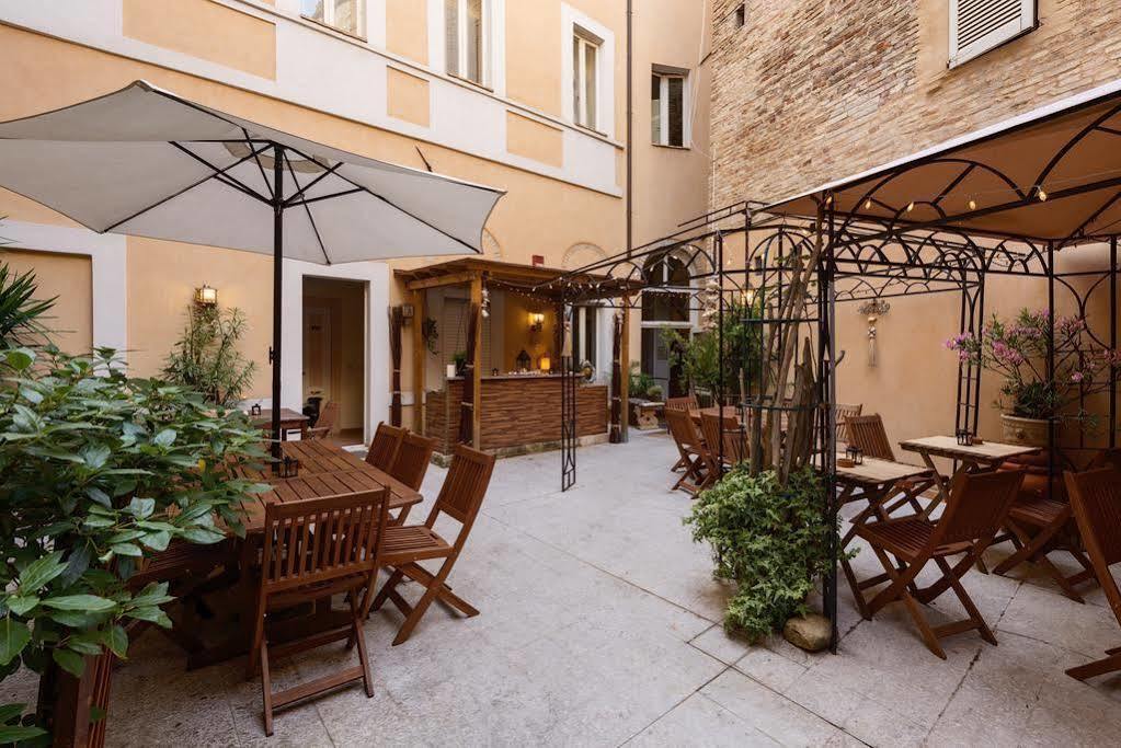 Hotel Lauri Macerata Exterior foto